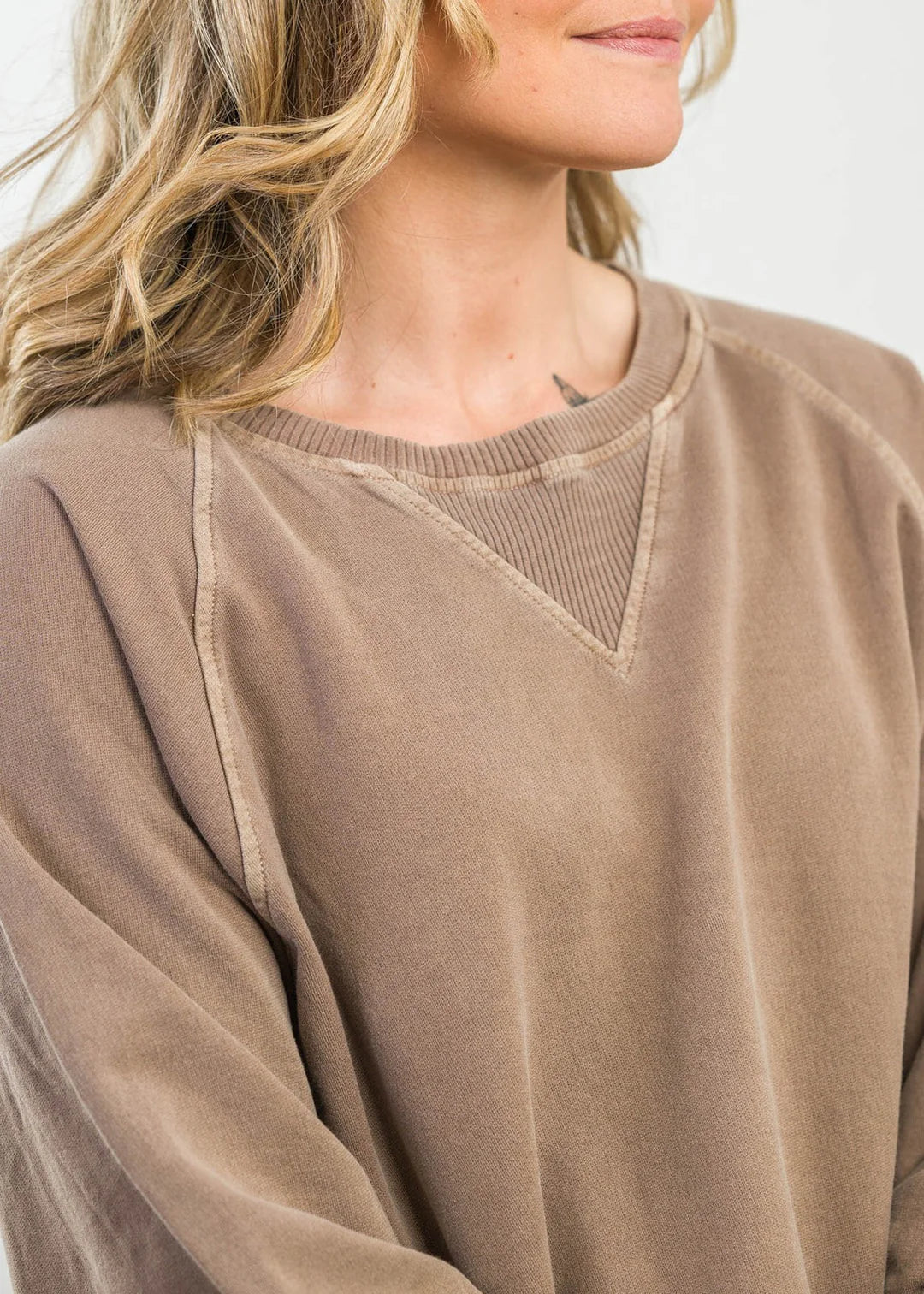 Women's Ribbed Accent Pocketed Pullover