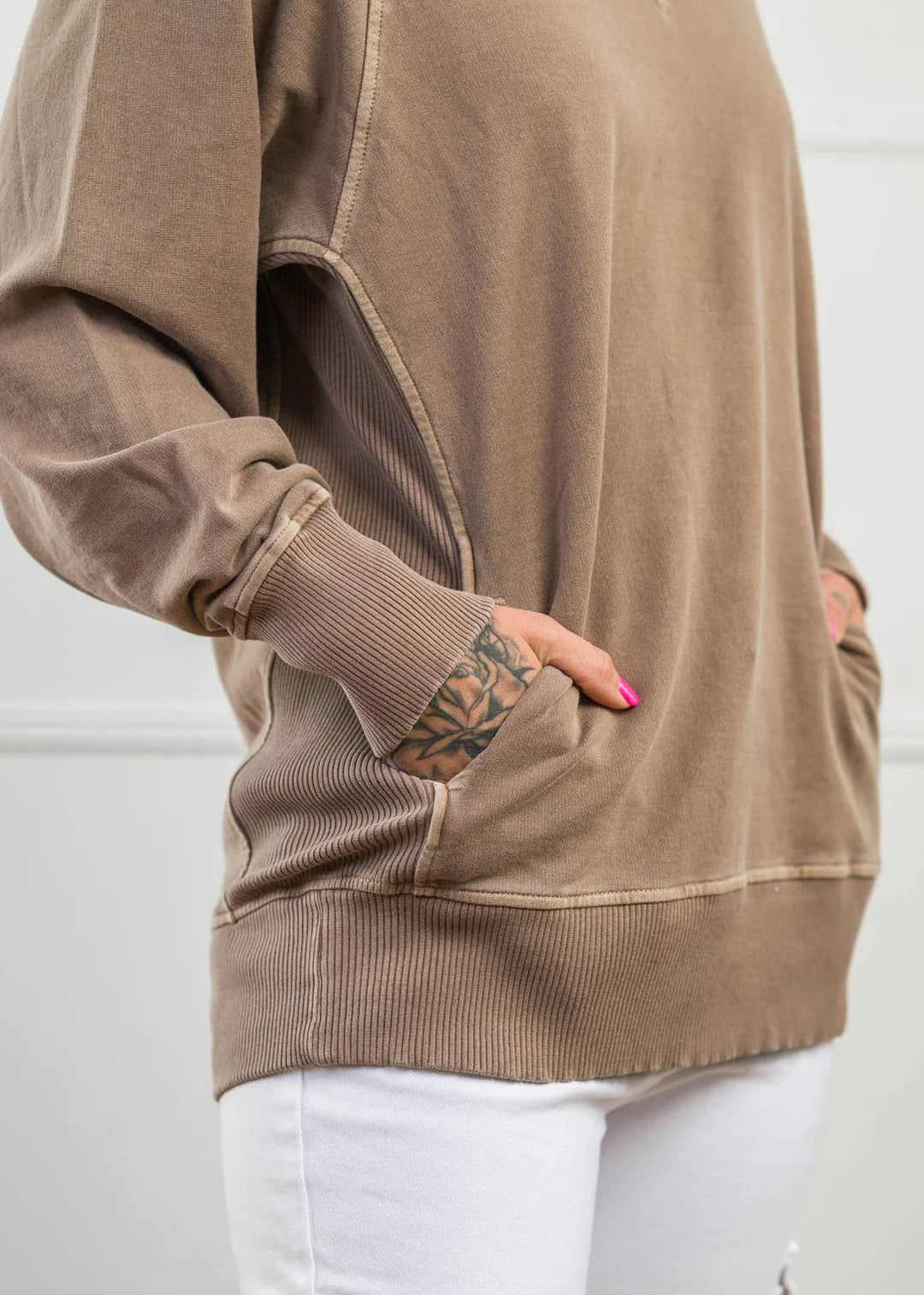 Women's Ribbed Accent Pocketed Pullover